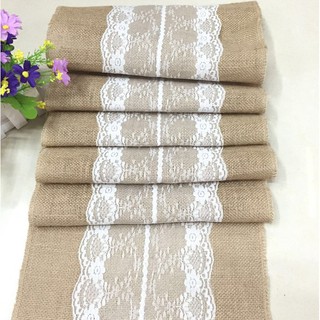 Vải bố ren ở giữa trang trí tiệc tone vintage