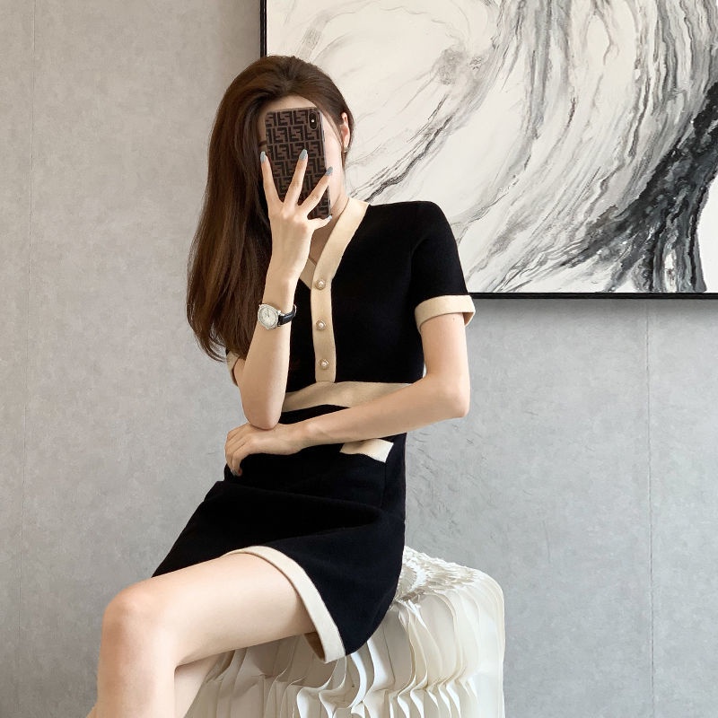 2022 the new summer style Xiaoxiang style waist shows slim advanced feeling color V-collar knitted dress A-shaped dress for women