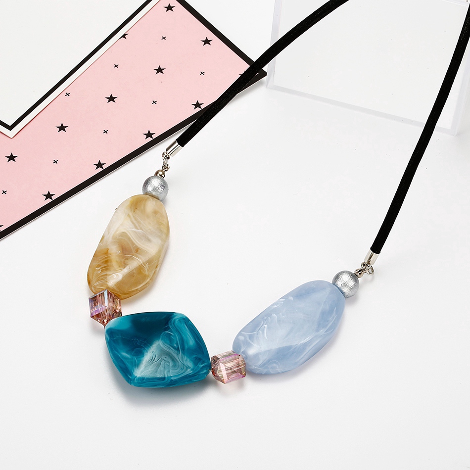 Dây chuyền đính hạt nhựa Acrylic nhiều màu