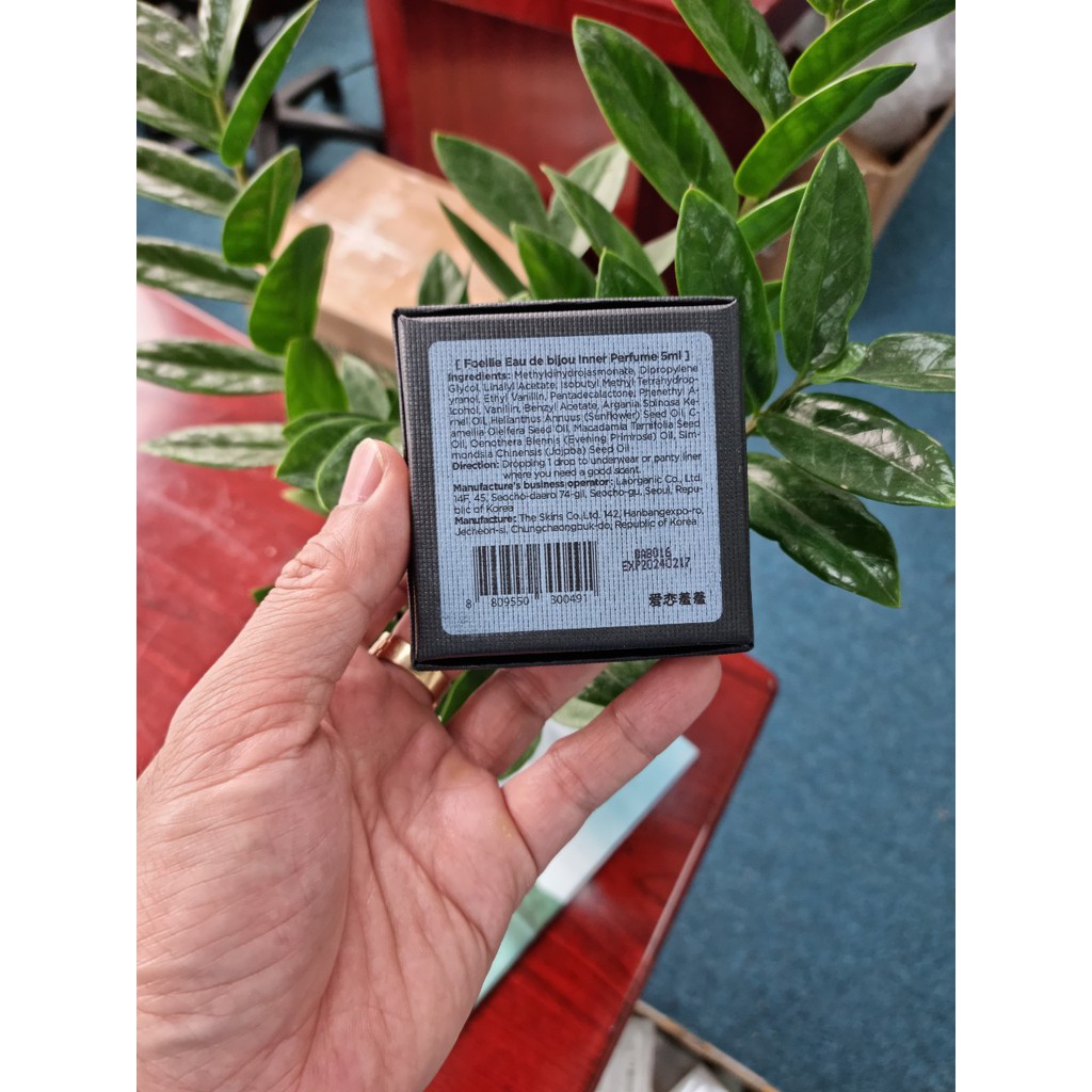 Nước hoa vùng kín hương thơm nồng nàn mãnh liệt Foellie Eau De Innerb Perfume 5ml - Bijou (chai đen) | BigBuy360 - bigbuy360.vn