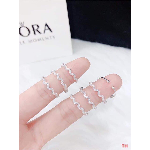 Nhẫn bạc nhỏ xinh