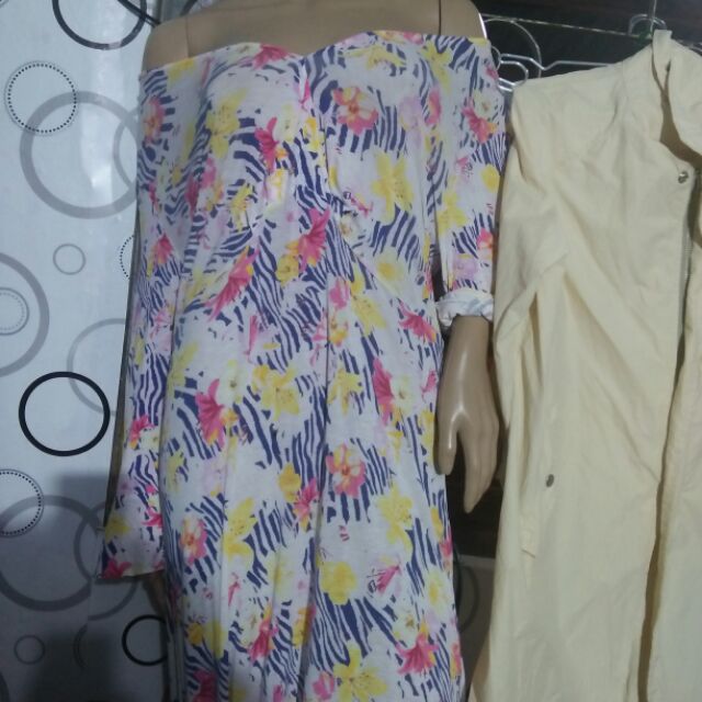 Đầm hoa chỉ một cuộc đời