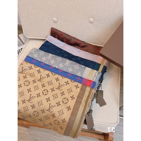 Khăn gấm dệt LV siêu đẹp, chất gấm lụa sang chảnh, hàng quảng châu cao cấp ms12358