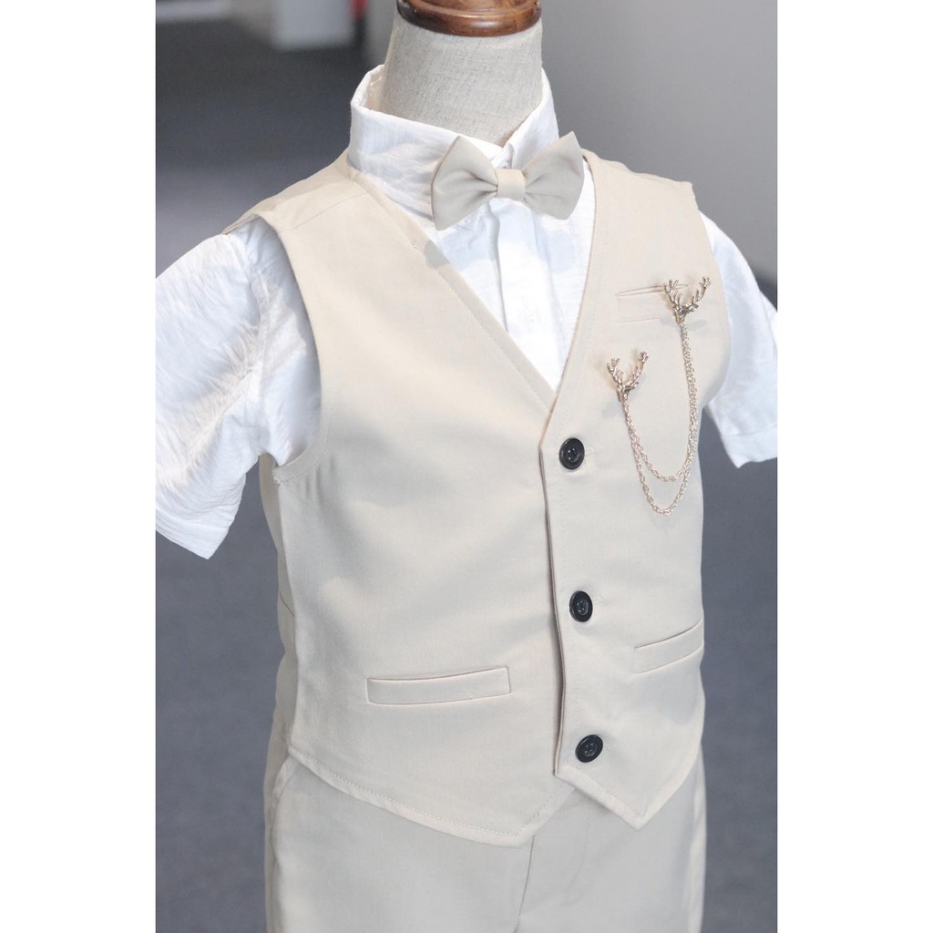 Set gile vàng kem kết hợp sơ mi trắng ngắn tay cho bé trai