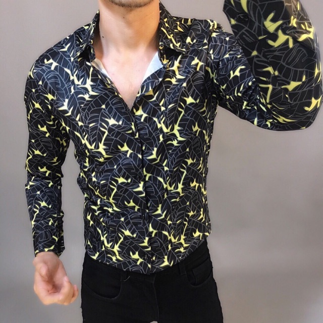 Sơ mi body họa tiết lạ mắt