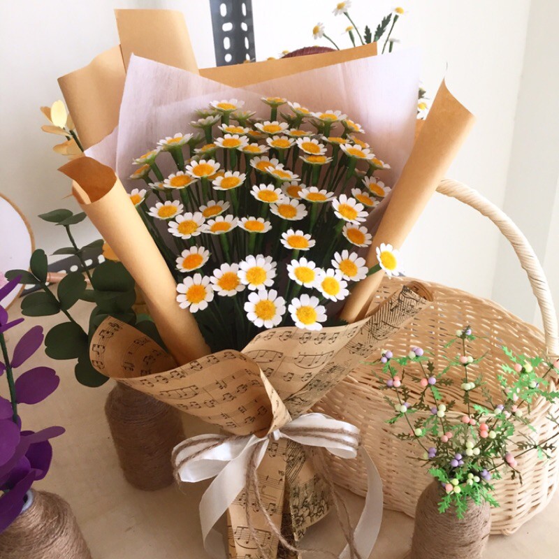 Bó hoa phong cách hàn quốc, bó hoa cúc tana từ giấy mỹ thuật, tặng được trong nhiều sự kiện khác nhau .