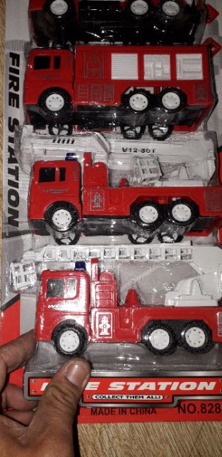 Sét 4 chiếc xe công trình hoặc 4 xe cứu hỏa bằng nhựa chạy chớn