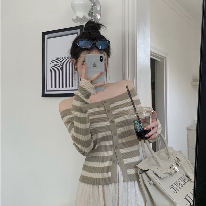 Cici Top - Áo Len Kẻ Ngang Bẹt Vai Phối Khuy