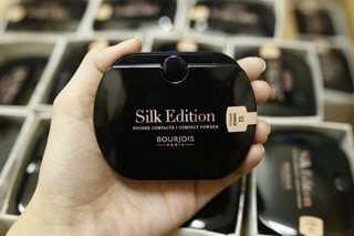 PHẤN PHỦ BOURJOIS SILK EDITION COMPACT POWDER