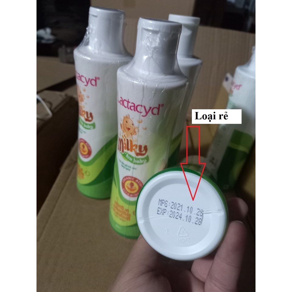 Sữa tắm Lactacyt - loại rẻ