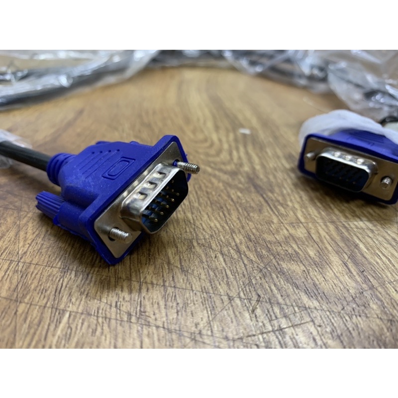 cáp vga dài 1,5m loại tốt, chạy ok với màn hình 15 in , 17 in