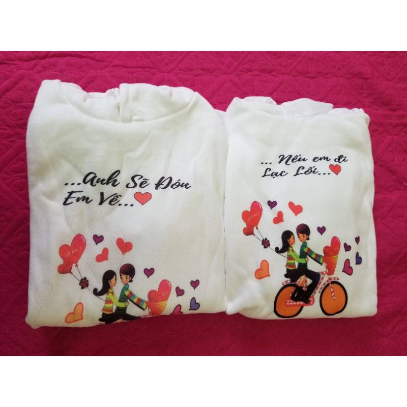 Áo nỉ đôi có mũ anh sẽ đón e về, áo cặp vải đẹp hình in rõ nét.Áo đôi nam nữ tình yêu đẹp giá rẻ