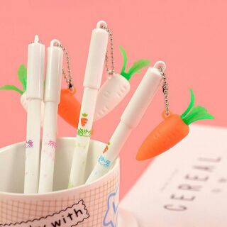 Bút gel nước cute dây treo củ cải đỏ và trắng S10