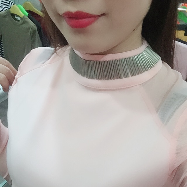 Áo đính đá sang chảnh 80k pha lưới tay