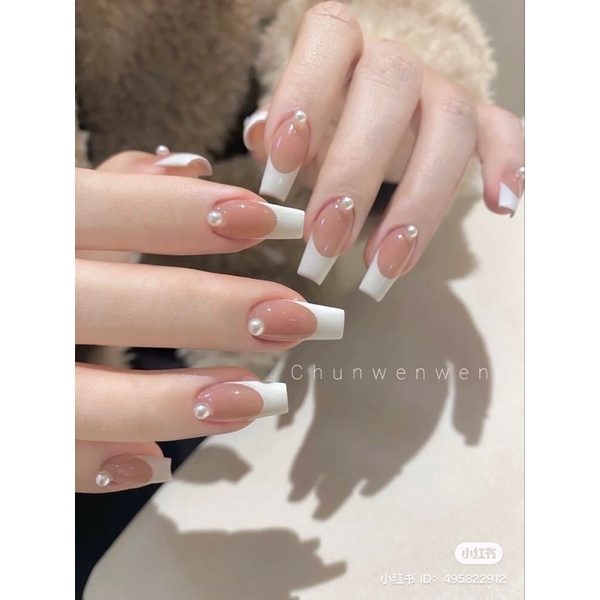 Nailbox fenc đầu móng trắng đính ngọc nhẹ nhàng