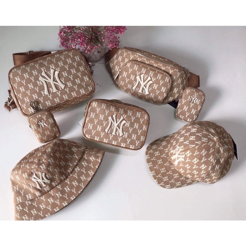 - Túi MLB Monogram đeo chéo chính hãng