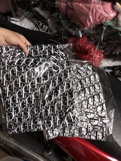 Áo sơmi hoạ tiết