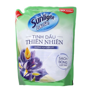 Nước lau sàn Sunlight hương hoa diên vỹ túi 2.6kg