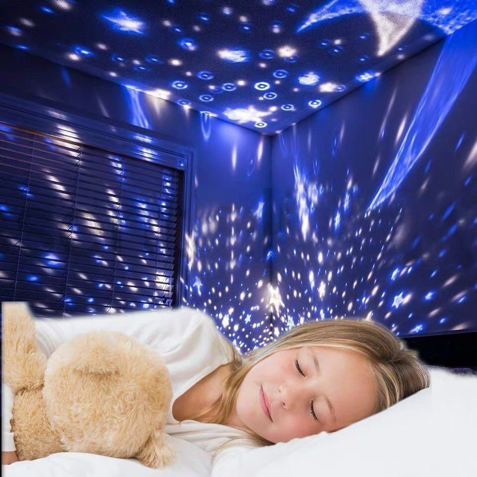 Đèn ngủ chiếu sao tự xoay 360-Món quà tuyệt vời cho đêm Giáng Sinh