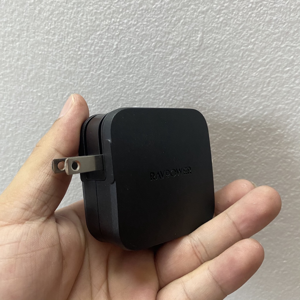 Sạc tường 4 cổng USB-A RAVPower RP-PC026 Pro, chân gập, công suất tổng tối đa 40w