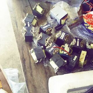 Biến áp xung ee40 trong nguồn inverter kích điện