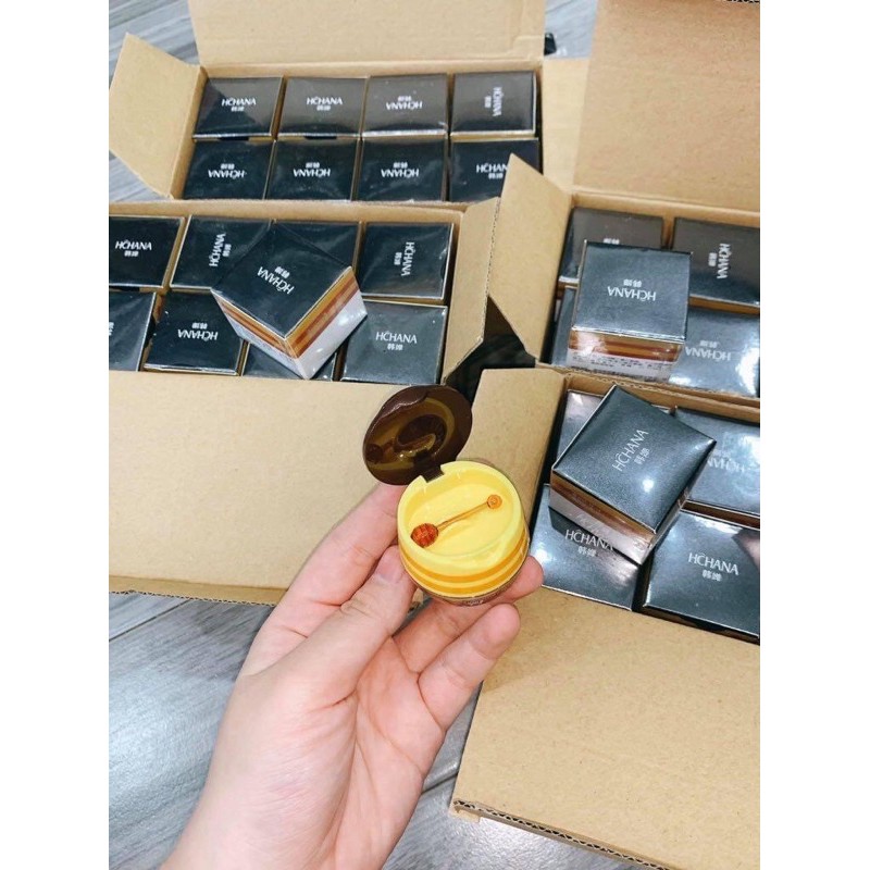 SÁP ONG DƯỠNG MÔI CHỐNG THÂM HCHANA