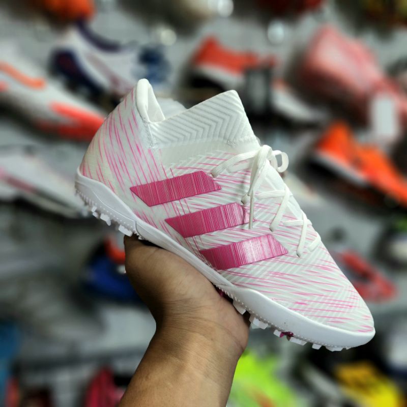 Giày bóng đá Nemeziz 18.1 TF - Phù hợp sân cỏ nhân tạo