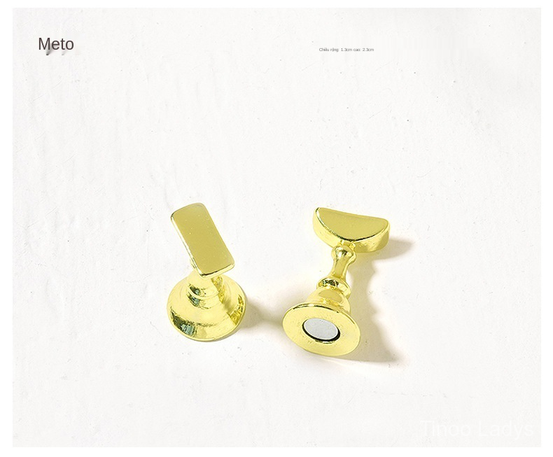 Giá trưng bày móng giả tập làm móng thiết kế hình hoa sen bằng kim loại