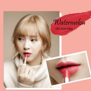 Son thỏi tông màu đỏ