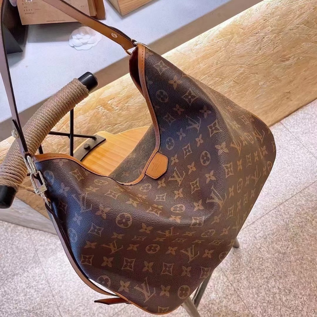 Túi Da Louis Vuitton Đeo Chéo Cỡ Lớn Thời Trang Thanh Lịch