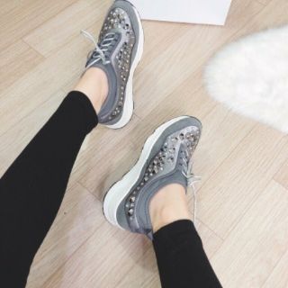 Giầy thể thao đính đá siêu hít