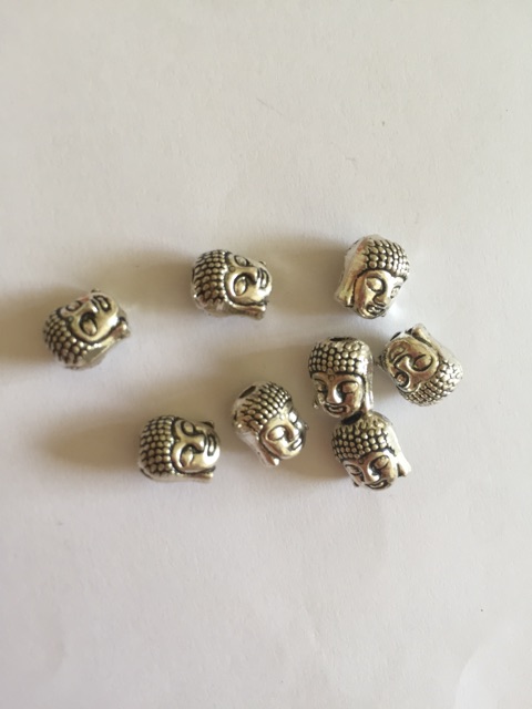 Charm Phật Bà Bạc Thái Xâu Vòng