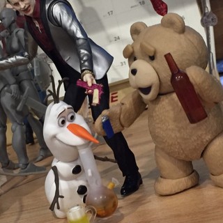 Mô hình Gấu Teddy Revoltech Ted