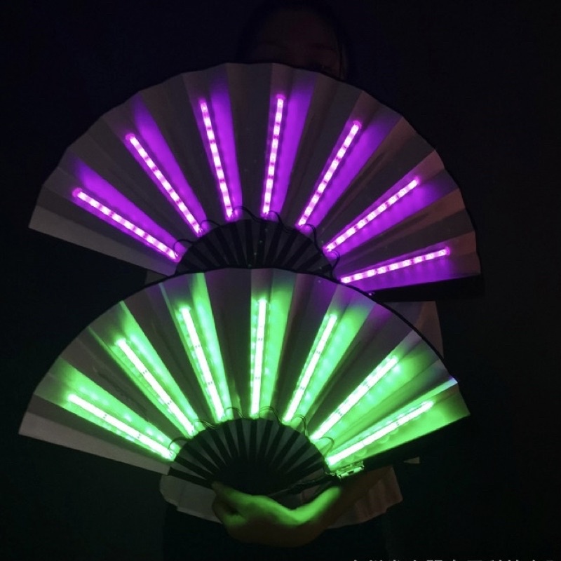 Quạt lụa đèn led phát sáng cháy phố tặng kèm pin CR2032