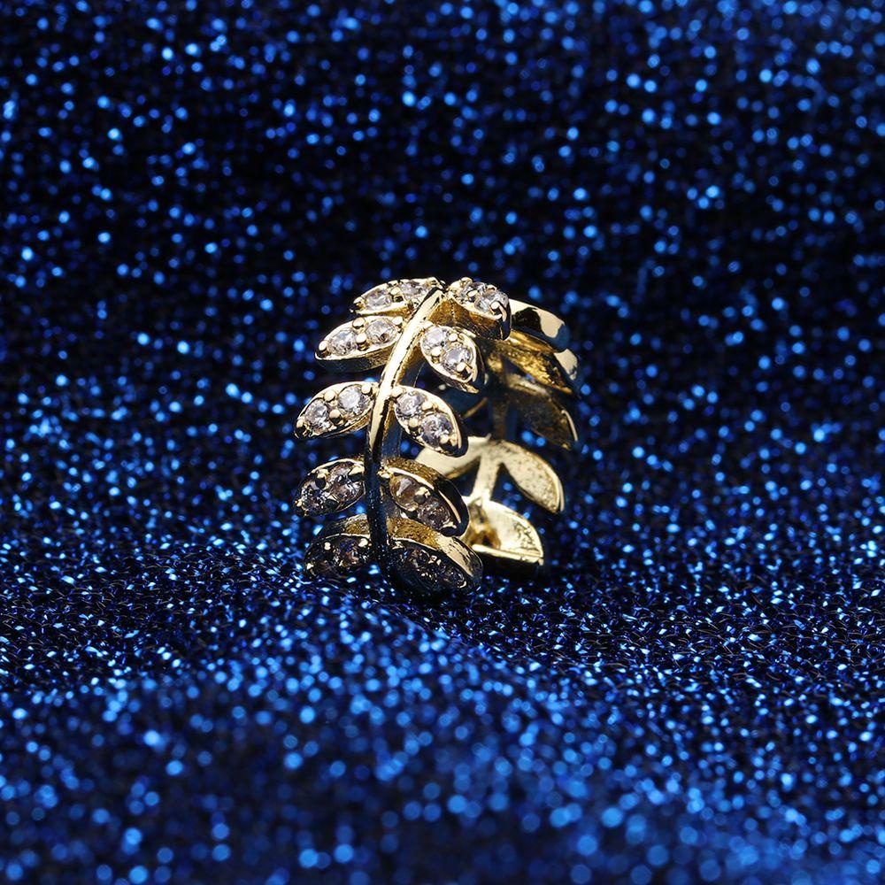 Lay Bông Tai Nhỏ Hình Chiếc Lá Phong Cách Punk Cổ Điển