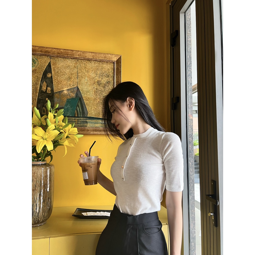 Áo thun cổ tròn đính nút tay lỡ - EDINI - A1394