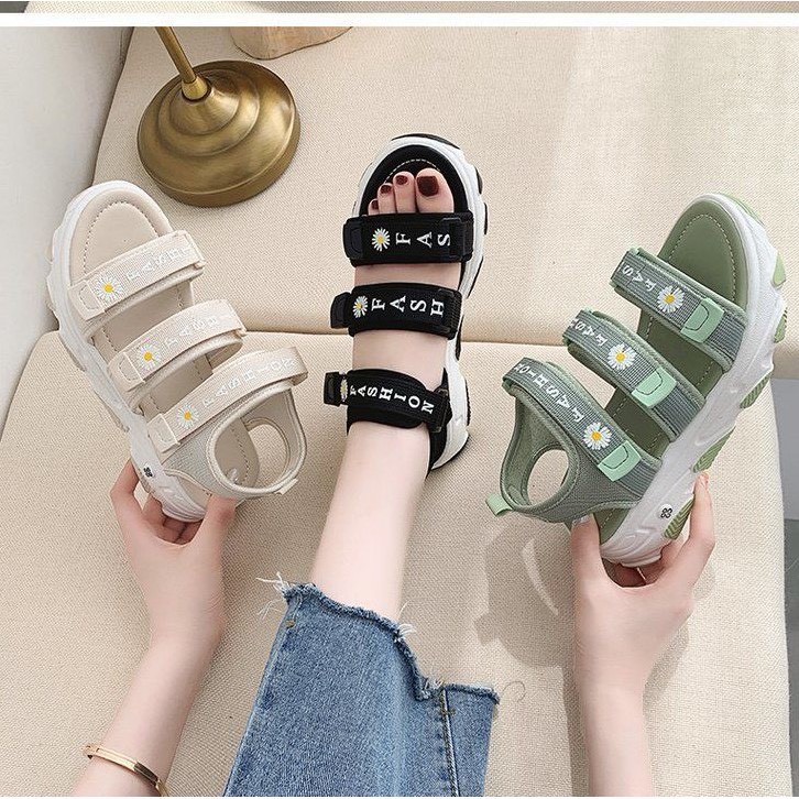 Sandal nữ 3 quai phối hoa cúc mẫu mới (sỉ giá tốt)