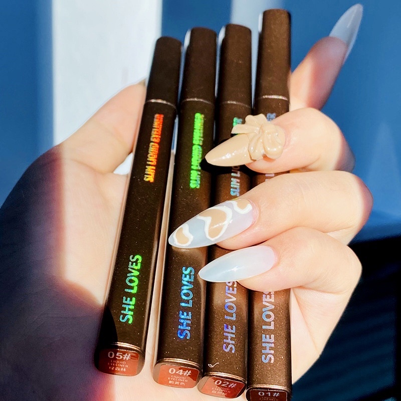 Bút Kẻ Mắt Nước SHE LOVES SLIM LIQUID EYELINER Siêu Mảnh Không Lem Chống Nước Bút Kẻ Mắt Vỏ Socola Chocola SHELOVES Cute