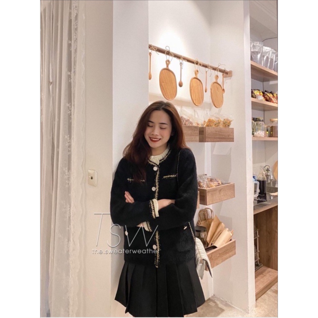 Áo khoác len lông Thảo chi tiểu thư sang chảnh, áo khoác lông thỏ min màng, rất dày dặn và ấm áp.