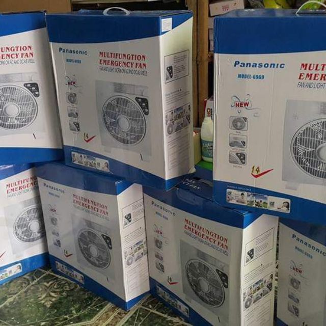 Quạt tích điên panasonic 2 bình bảo hàng 12 tháng
