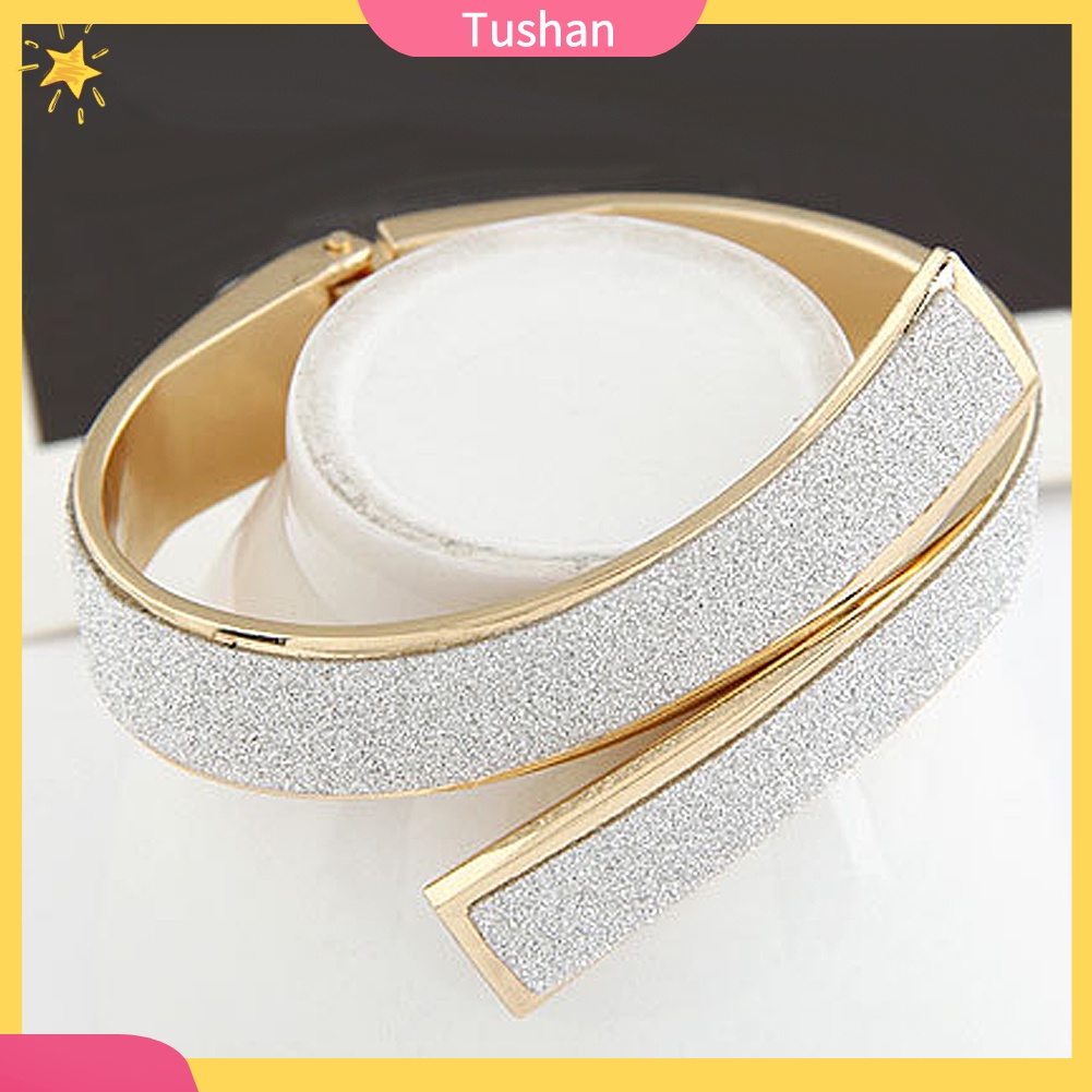 Vòng tay thiết kế đơn giản thời trang cho nữ