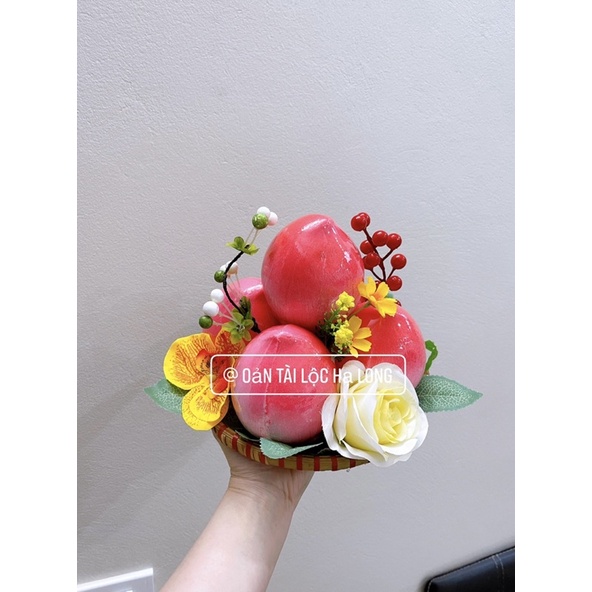 Set Oản đào khách về tự gắn theo mẫu dâng gia tiên 2024. Set bao gồm 5 quả Oản, mẹt và phụ kiện kèm theo mẫu.