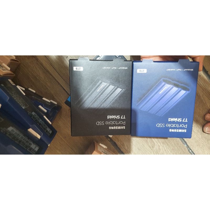 Ổ cứng di động SSD Samsung T7 SHIELD 1TB / 2TB - Màu Đen