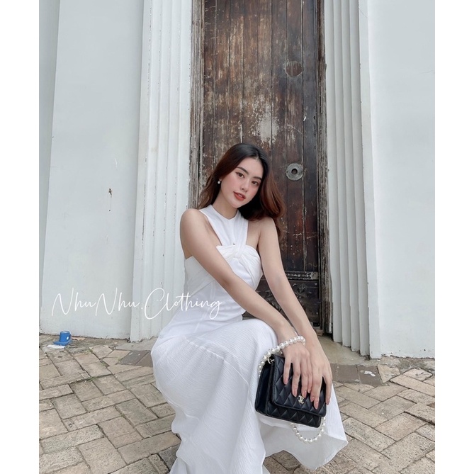 Đầm xoè xoắn ngực