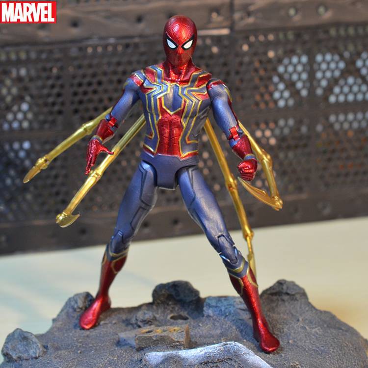 Mô hình Spidey- Iron Spider Infinity war - 330k - 16cm.