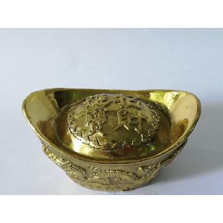 Cục vàng thỏi bằng đồng trung