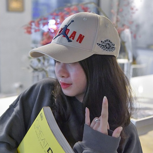 Nón lưỡi trai JORDAN màu Be cá tính dành cho cả nam và nữ full hộp để làm quà tặng