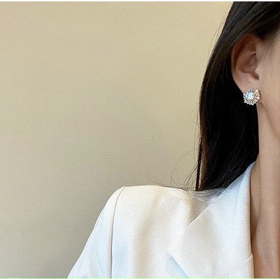 Đôi bông tai nữ đính cườm sang trong INA444