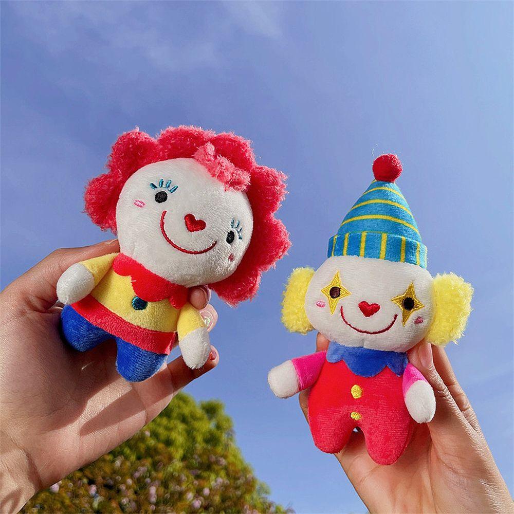 Đồ chơi nhồi bông Hình Chú Hề Đeo Ba Lô Dễ Thương