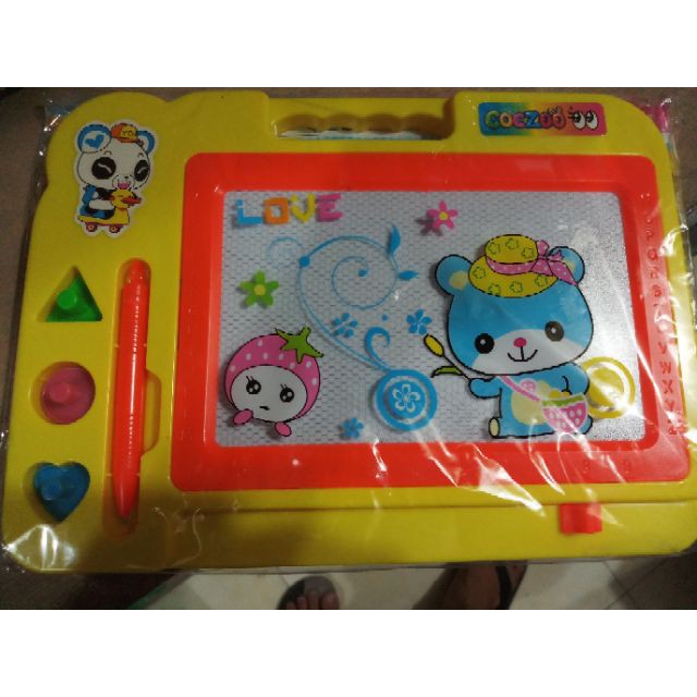 Bảng thông minh cho bé tự xóa